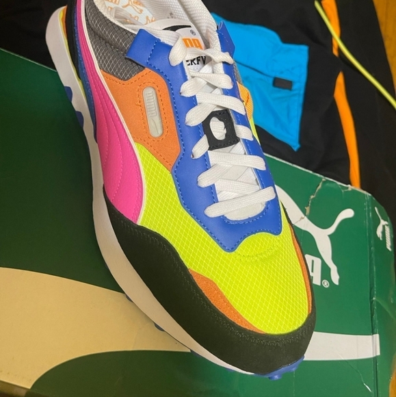 Puma sneakers plus Pyramid hoodie - Picture 2 of 6